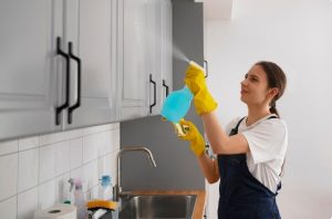 Зачем заказывать клининг, если можно убраться самому?