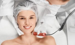 Эффективные процедуры косметологии для омоложения кожи лица